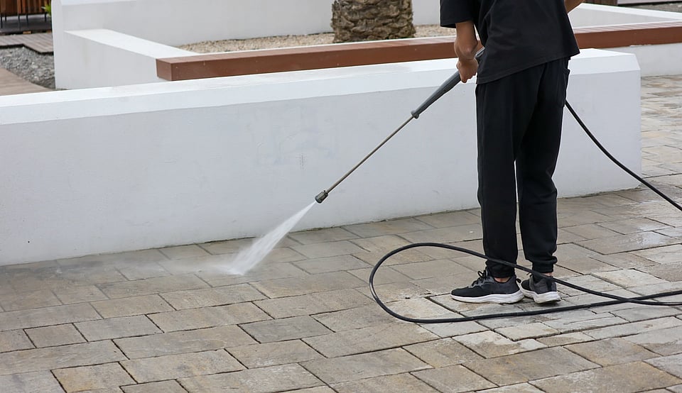 Soft washing vs pressure washing comparison