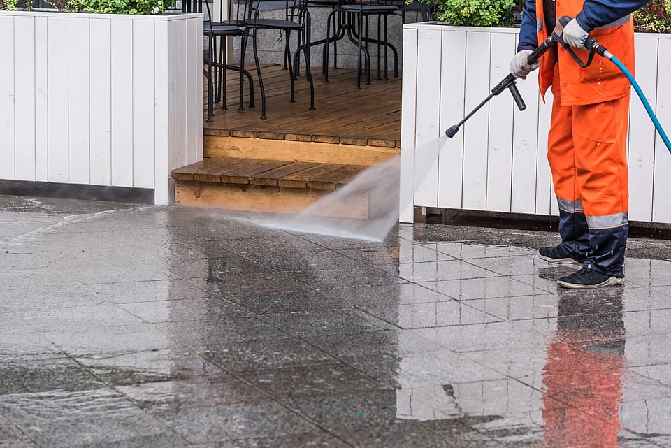 Regular commercial soft washing maintenance schedule
